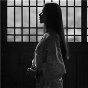 个性伤感黑白美女头像我喜欢的人我要好好保护