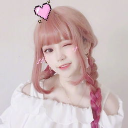 背带裤麻花辫呆萌妹子