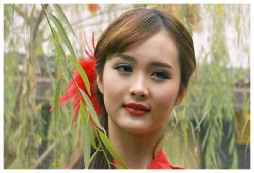 爆笑段子漂亮女生考试抄袭,教授为她挡监控,考完办公室来一下