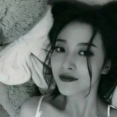 黑白女头像高冷黑白孤傲高冷御姐头像