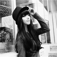 求女生头像黑白照片的