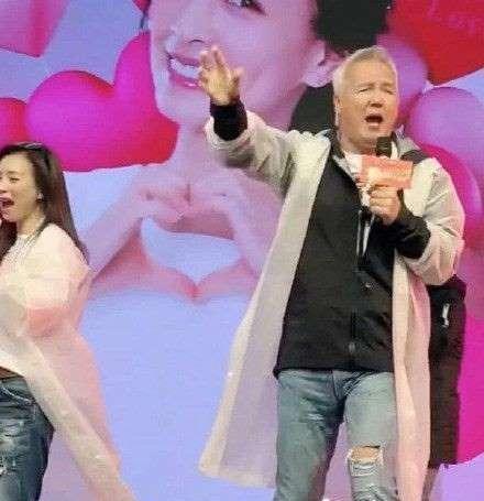 染小三骚扰在每月张庭爽和新生活之后他们赚了20亿元