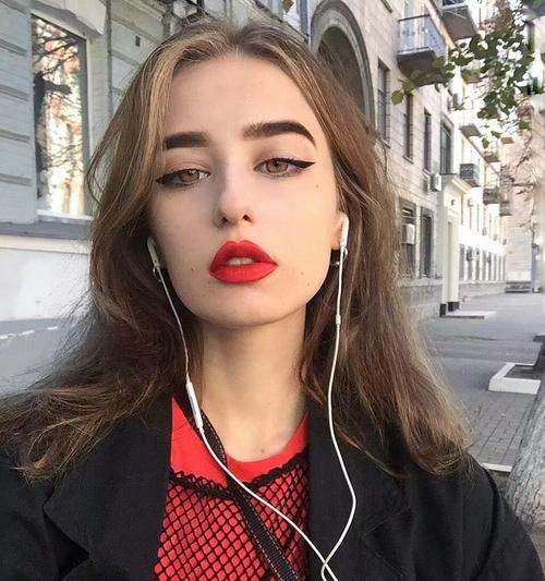 欧美女头像霸气侧面比基尼