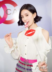 安静的刘诗诗也是一位时装精,优雅端庄气质非凡
