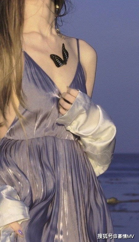 美女仙气飘飘的背影手机壁纸不露脸欧美骨感美女皮肤图片