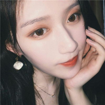 卖萌软妹纸女生头像高清无水印不期待爱情的我真是酷毙了