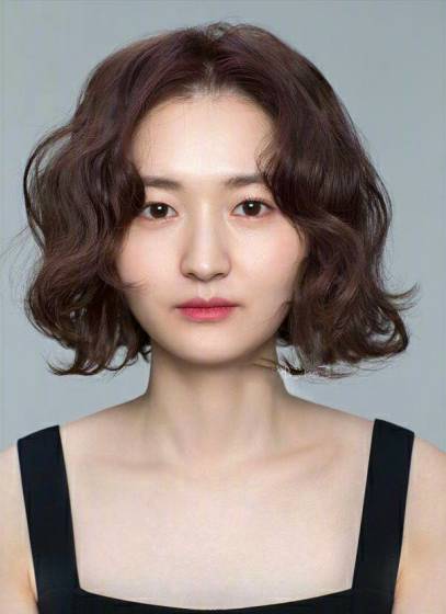 有图有真相微胖脸圆的女生短发和齐刘海造型