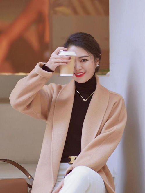 成熟女人秋冬不要愁,掌握几个大衣的搭配技巧,让你气质翻倍