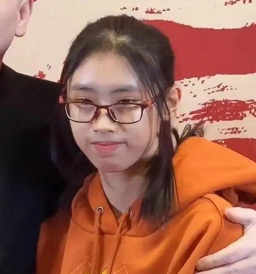 冯小刚养女近照曝光被群嘲长相奇丑,15岁的女孩请不要再伤害