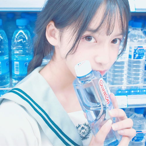 闺蜜头像丨你嘴角向下的时候很美,就像安和桥下清澈的水
