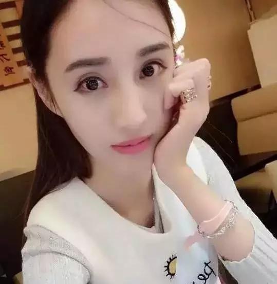 18岁花季少女,学校受人异样的眼光,揭晓生活中的它祛痘简直棒极了