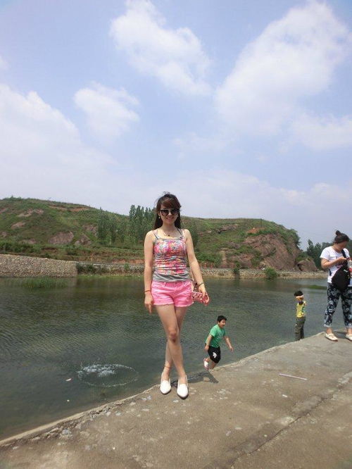 v女郎28号外表柔弱内心住了个汉子