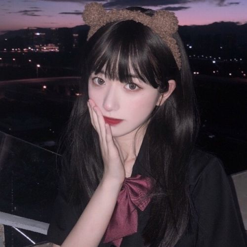 成熟自然真人头像女乌克兰