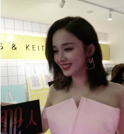 古力娜扎生图遭疯传,腋下意外抢镜,网友原来张翰好这口