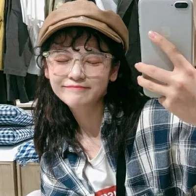 奶溶奶奶的可爱女生头像月亮坠女生头像我要个性网