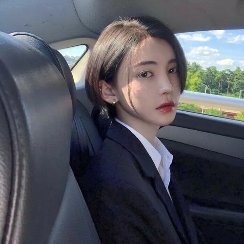 女头像成熟气质小刚
