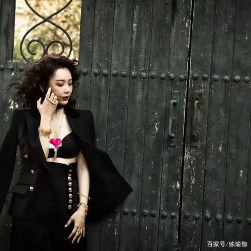 超高人气女星陈数最新写真,大胆撩人又帅气