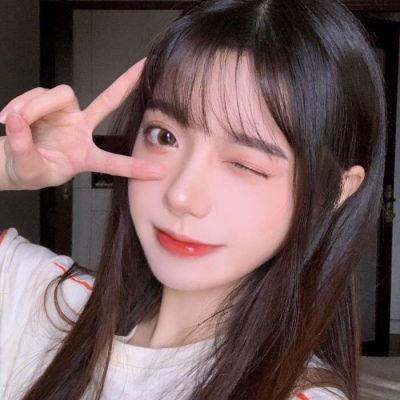 二兽真人干净精致风格女生头像