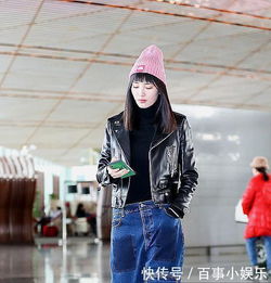 小神婆王紫璇现身机场,针织帽少女心爆棚,台步标准霸气侧漏