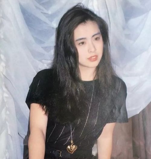 45岁女人微信吉祥头像图片大全佘诗曼