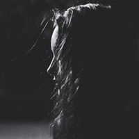 高冷黑白女生侧脸头像微信头像图片大全