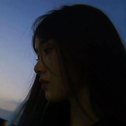 女生头像有点丧的感觉