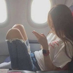 清纯可爱的侧颜美女头像