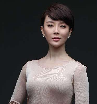出道多年零绯闻女星,婚后生活幸福,如今43岁仍似少女