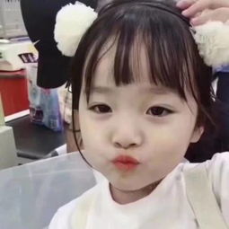 图片中的小女孩叫啥