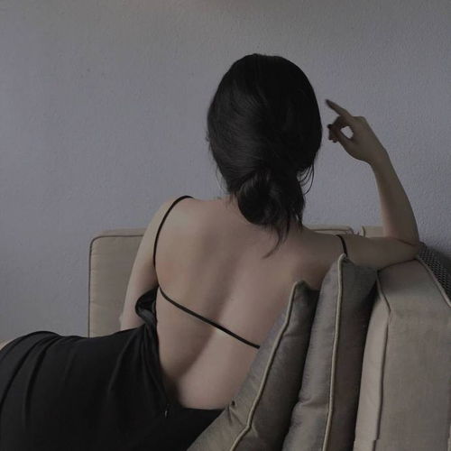 女生背影唯美旳头像半脸