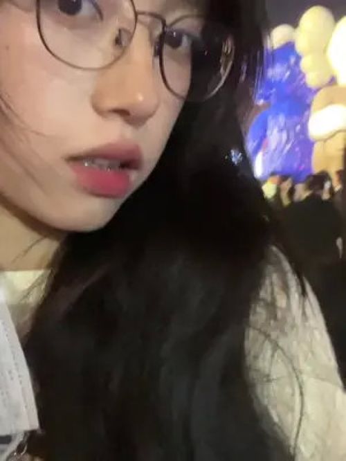 图片轮播美女卖萌清纯妹子特效拍摄