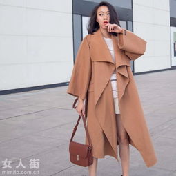 衬托女人气质穿搭,简单过膝大衣示范