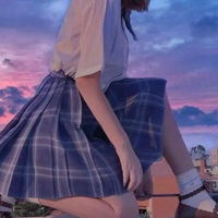 jk部位女生头像黑白