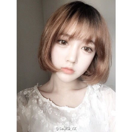 美女短发空气刘海染发
