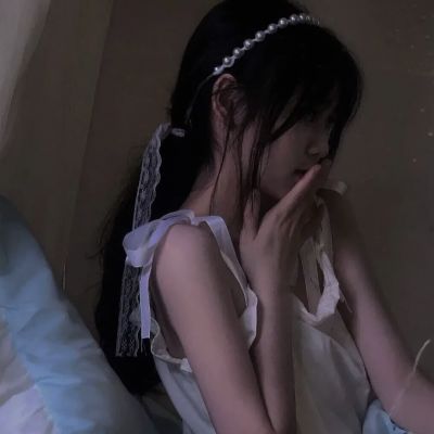 长发女生双人同框闺蜜真人头像热情这个东西被冷落几次就不明显了