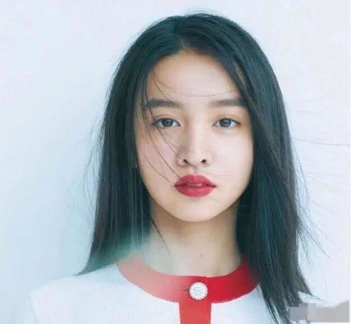 木村光希真大胆穿粉配绿刺绣裙出席活动,生图暴露了16岁颜值