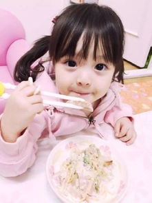 请问这个小女孩儿叫什么名字