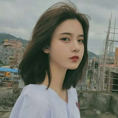 网易云热评给同桌女生听我爱的歌,她直言很难听,我很难过没想到她...