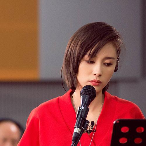 清纯女孩王子文的上位史和情史,可没你想得那么简单