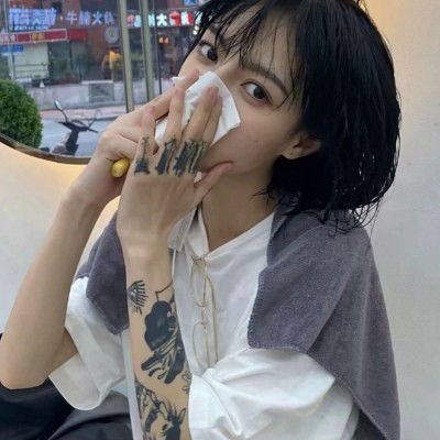 网易云热评我喜欢上了同班的他,可一直不敢说,有一次上体育课他打篮球