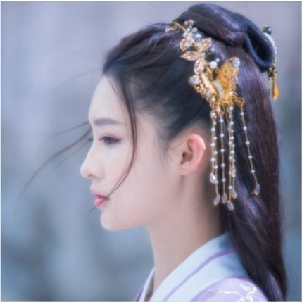 戏曲人物的美女头像李沁