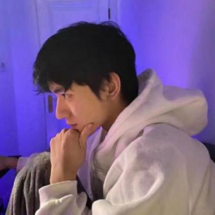 女生头像有阳光的真人日光