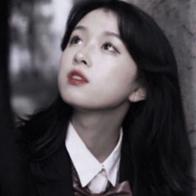孤独黑暗头像女生真人伤感女头