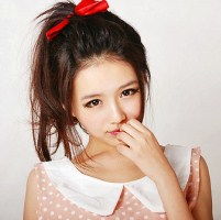 这个女的是谁