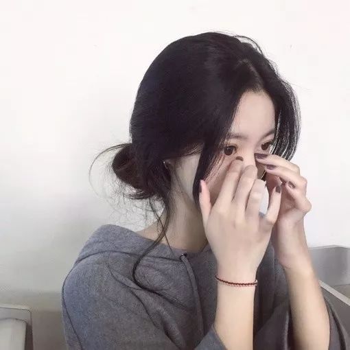 男人看见心上人,会有这5个外在表现