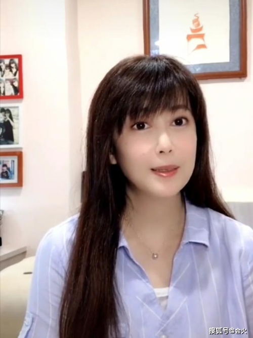 太寒碜孟庭苇拍视频被嘲只有一件衬衫网友打扮得好看点