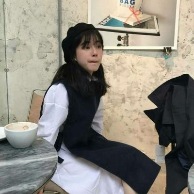 女生头像丧吃一口夕阳下的晚霞喝一口星星