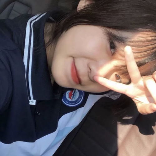 ins笑起来特别好看的女生头像