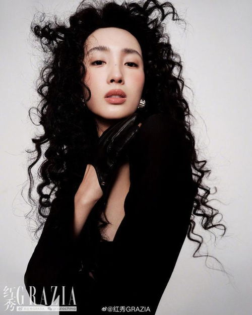 王紫璇红秀封面s形身材秀美背迷人曼妙复古羊毛卷造型港风十足