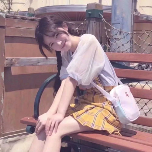头像爱笑的女生运气都不会太差